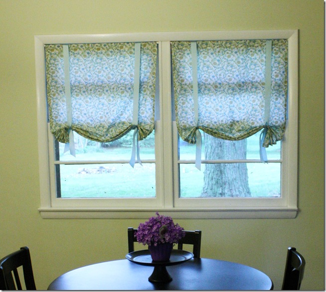 {So Much} Jane and Eugene: Homemade kitchen curtains.